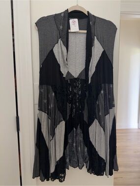 Sleeveless Black & Gray Layered Knit Vest - Lightweight Draped Cardigan